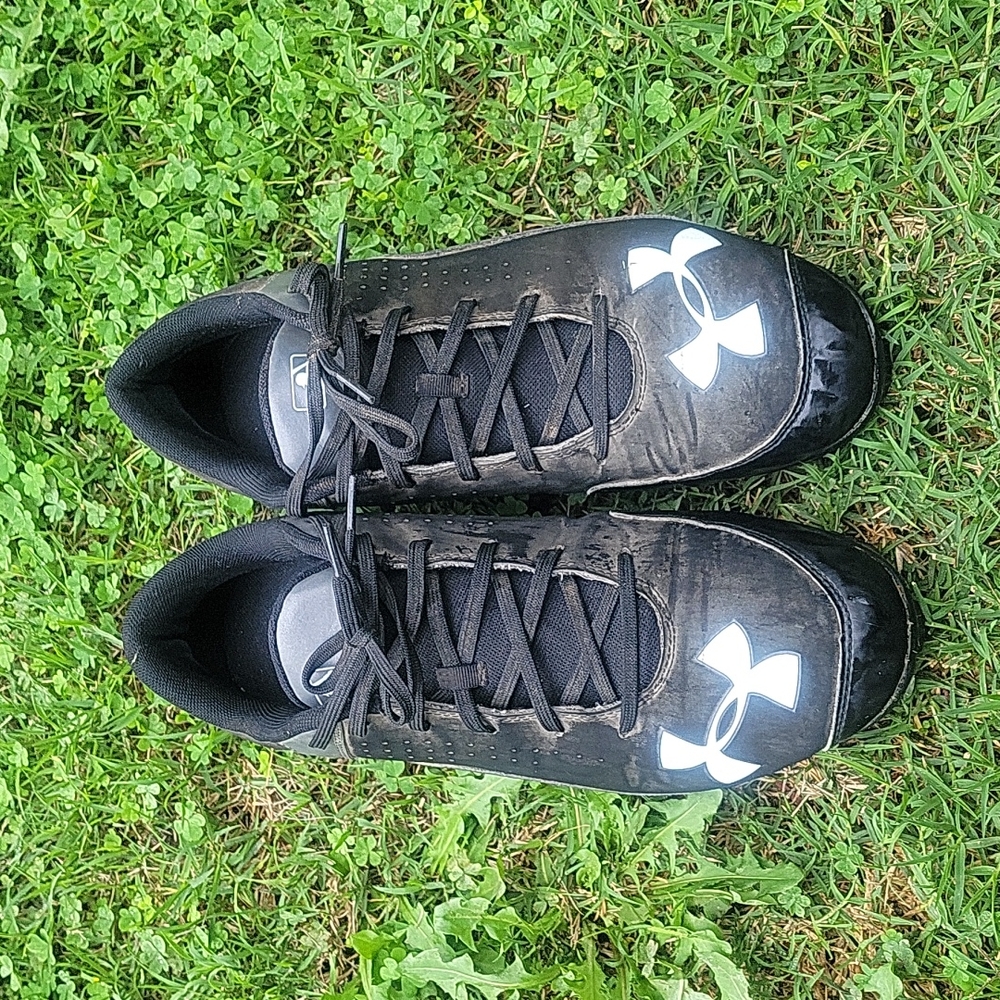 UNDER ARMOUR BASEBALL CLEATS | Men's | Size 11| Color Black/Gray/White|
